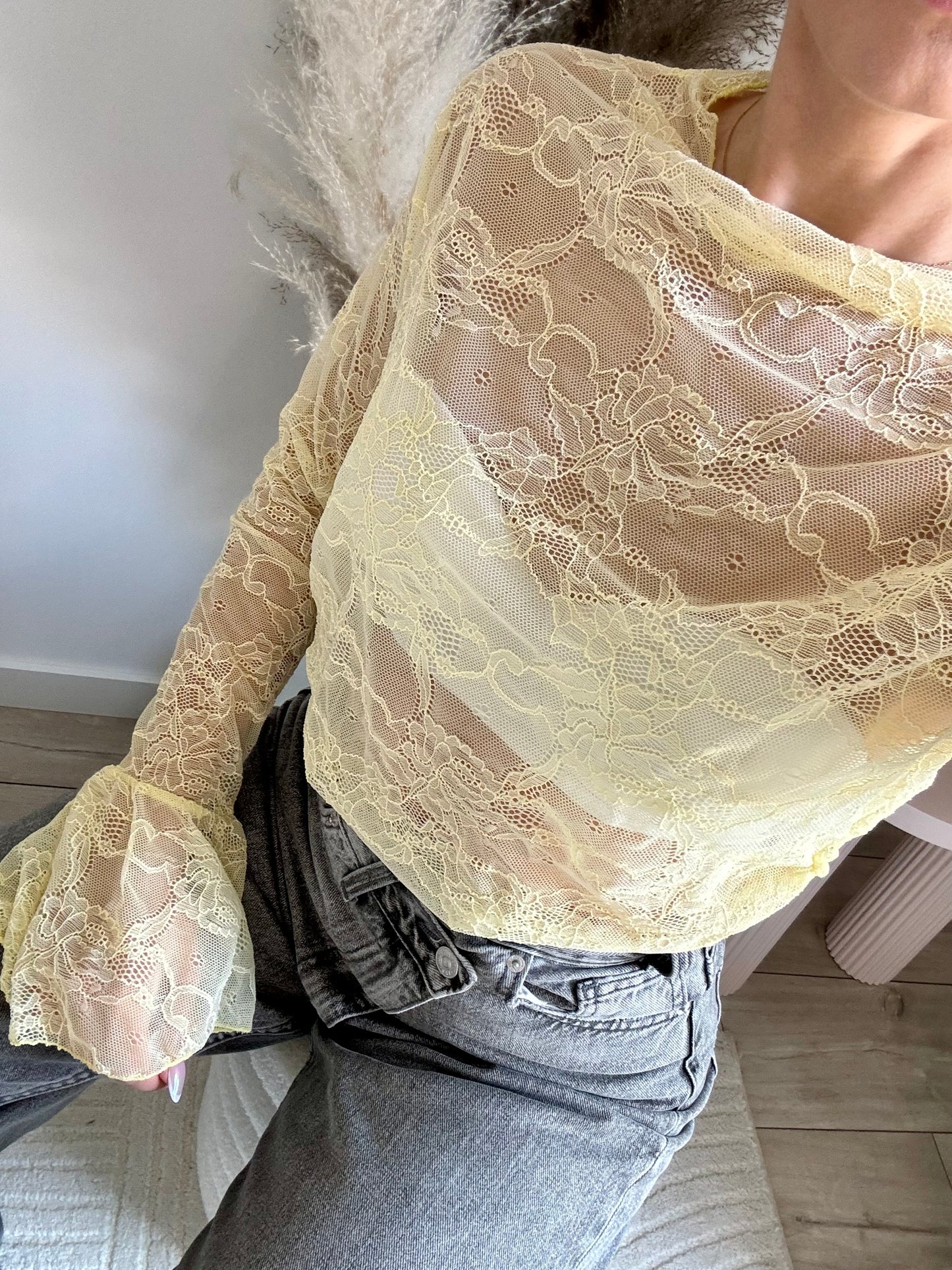 TOP DENTELLE JAUNE